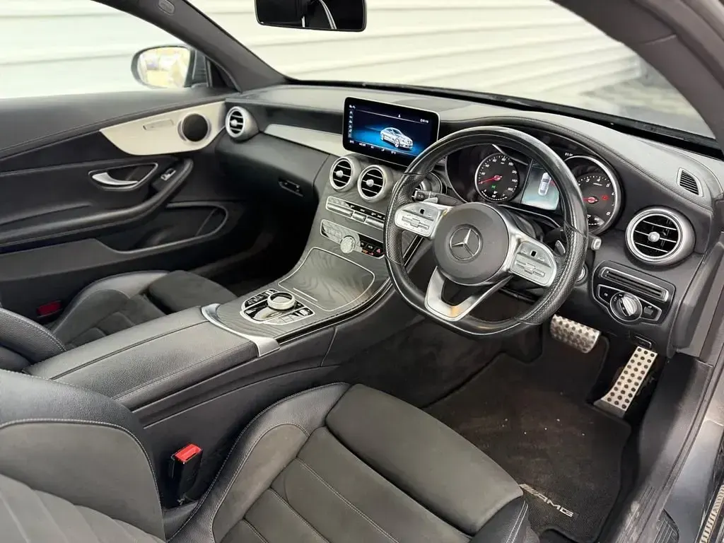 Second-hand Mercedes C300 AMG line 258 CP (189 kW) 2018 Gri Coupe