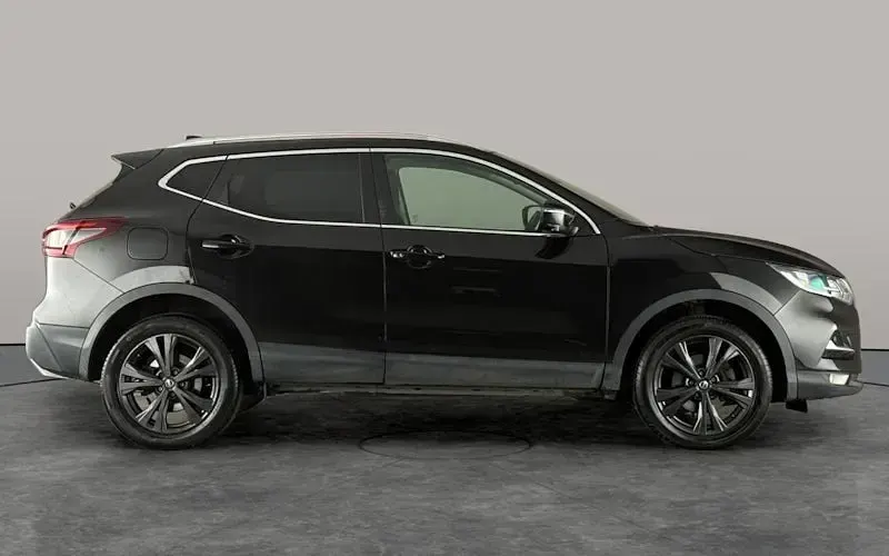 Used Nissan Qashqai N-Connecta 140 HP (102 kW) 2020 Black SUV
