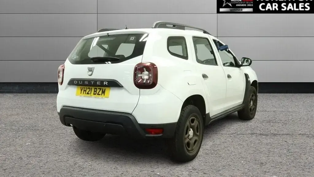 Begagnad Dacia Duster Essentiel 100 HK (73 kW) 2021 Vit SUV