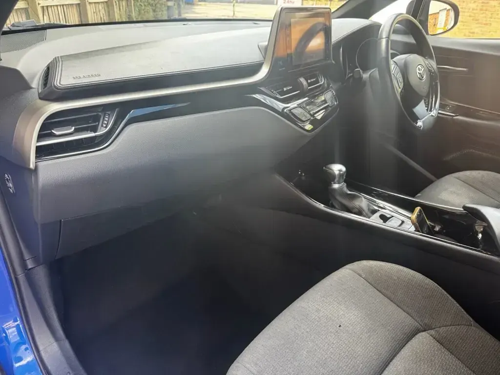 Used Toyota C-HR 122 HP (89 kW) 2019 Blue SUV