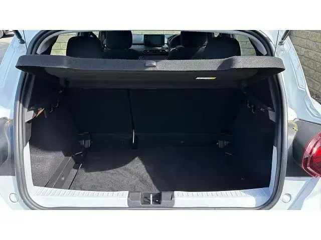 Second-hand Dacia Sandero Expression 90 CP (66 kW) 2023 Alb SUV
