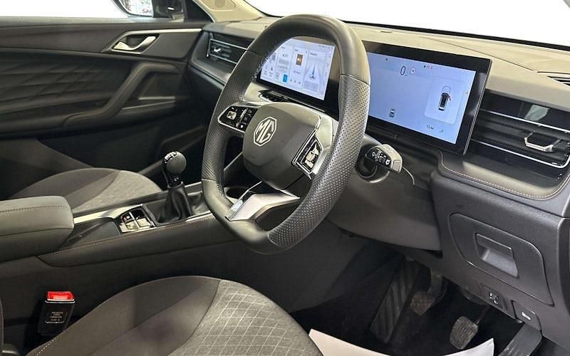 Used MG HS SE 170 HP (125 kW) 2025 SUV
