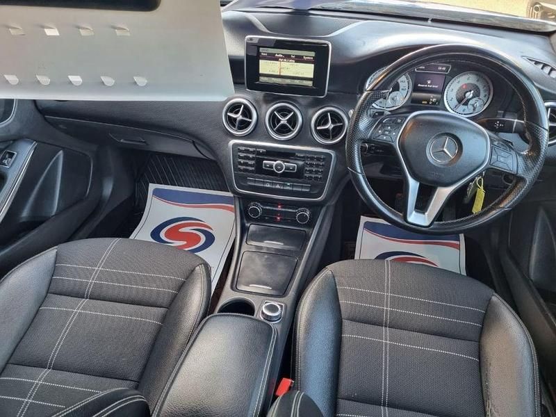 Used Mercedes A180 118 HP (86 kW) 2014 Blue Hatchback