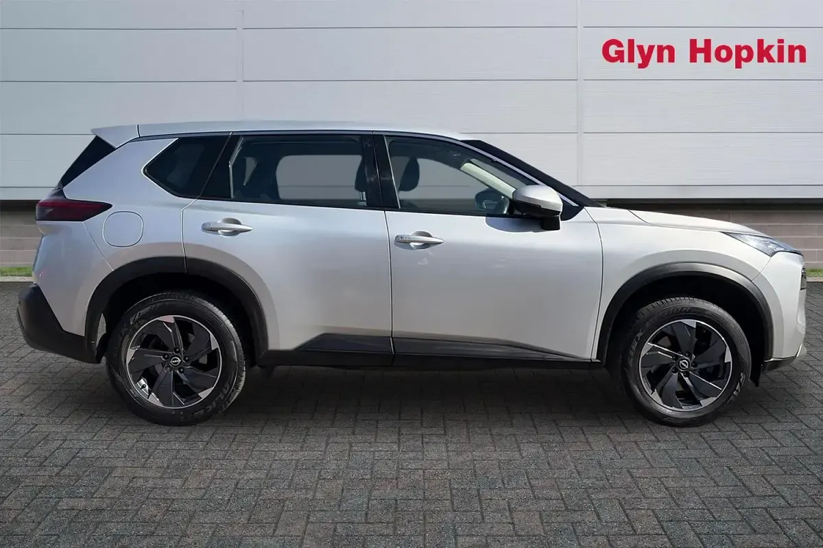 Used Nissan X-Trail Acenta Premium 163 HP (119 kW) 2025 Silver SUV