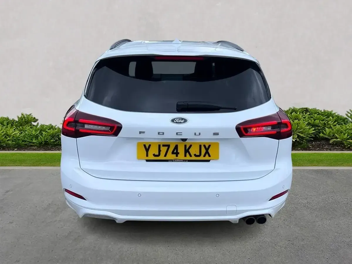 Used Ford Focus ST-Line X 2025 White Estate