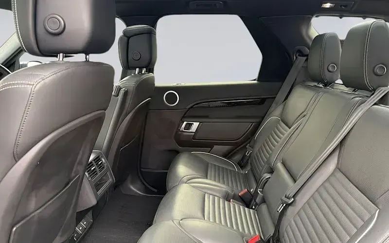 Used Land Rover Discovery 5 SE Dynamic 300 HP (220 kW) 2023 SUV