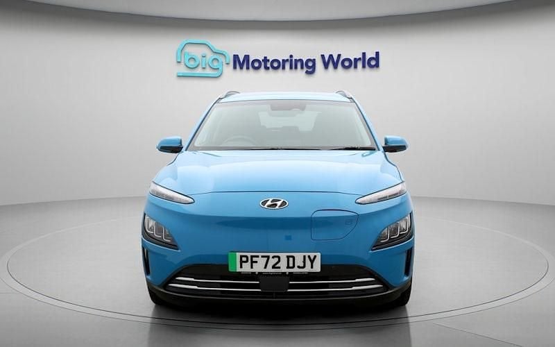 Second-hand Hyundai Kona Premium 100 kW (136 CP) 2022 Albastru SUV