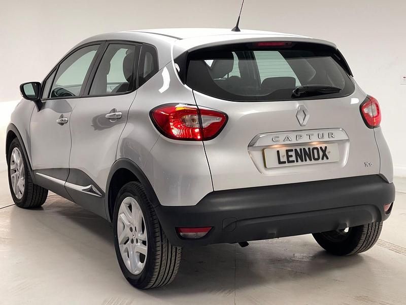 Second-hand Renault Captur Dynamique 120 CP (88 kW) 2016 Argintiu SUV