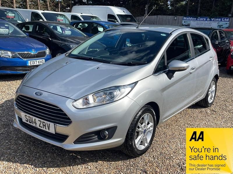 Silver Used 2014 Ford Fiesta Zetec Hatchback | £6,990 (Fair price) - Image 1/4