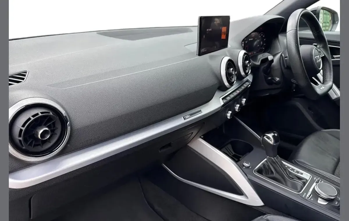 Used Audi SQ2 Black Edition 300 HP (220 kW) 2021 White SUV