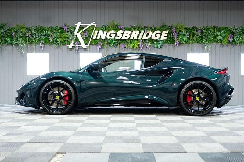 Used Lotus Emira 404 HP (297 kW) 2023 Green Coupe