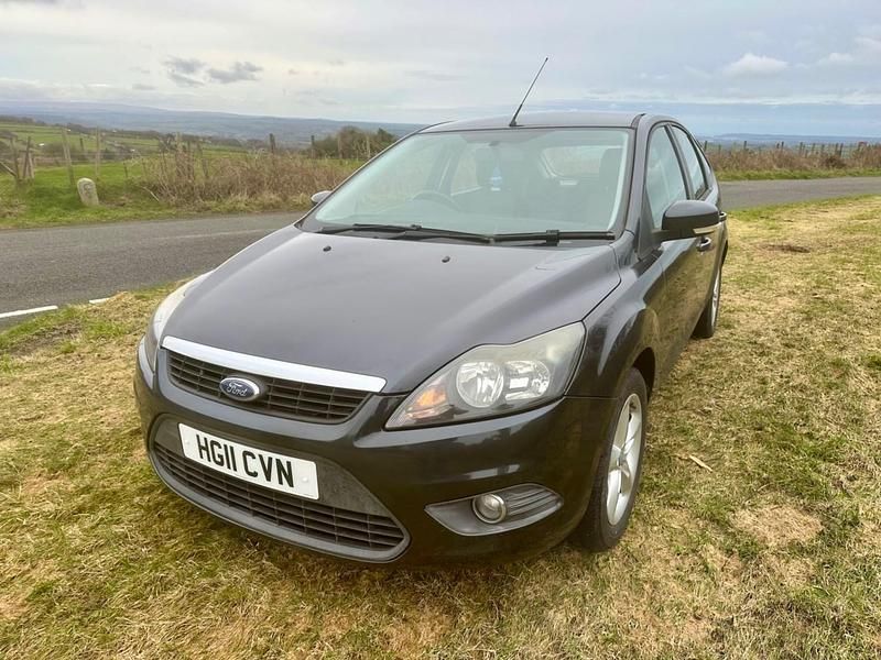 Used Ford Focus Zetec 123 HP (90 kW) 2011 Grey Hatchback