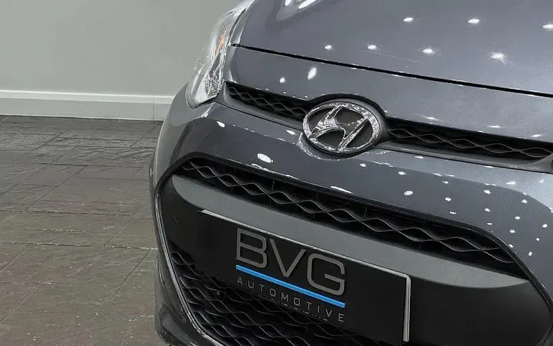 Used Hyundai i10 Premium 87 HP (63 kW) 2016 Grey Hatchback