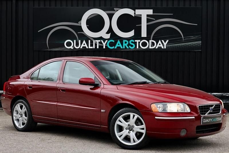 Used Volvo S60 SE 2005 Red Sedan