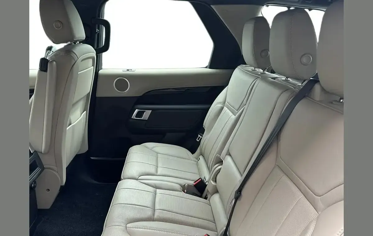 Używany Land Rover Discovery 5 SE 301 KM (221 kW) 2018 Pomarańczowy SUV