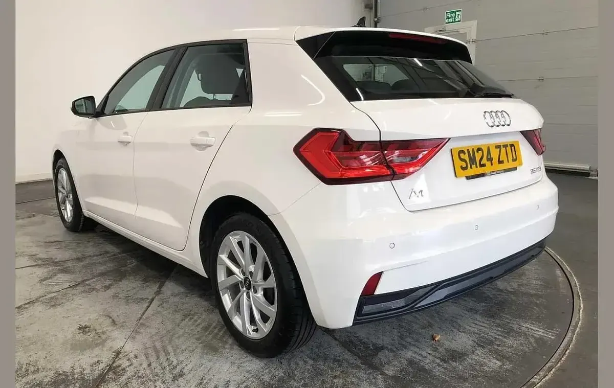 Used Audi A1 Sport 95 HP (69 kW) 2024 White SUV