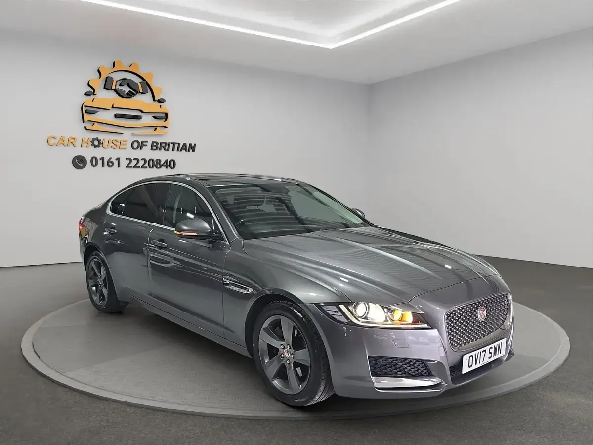 Used Jaguar XF Portfolio 180 HP (132 kW) 2017 Grey Sedan