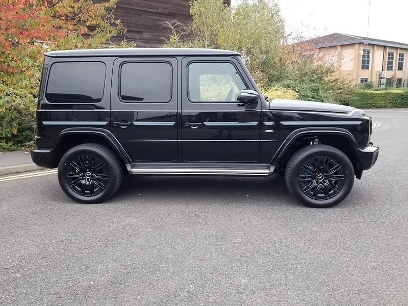 New Mercedes G580 AMG line 431 kW (587 HP) 2025 Obsidian black metallic SUV