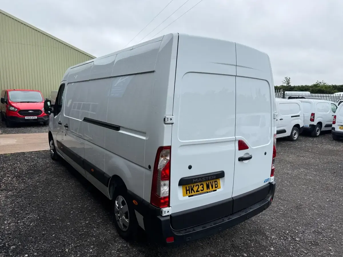 Used Renault Master Business 2023 White MPV