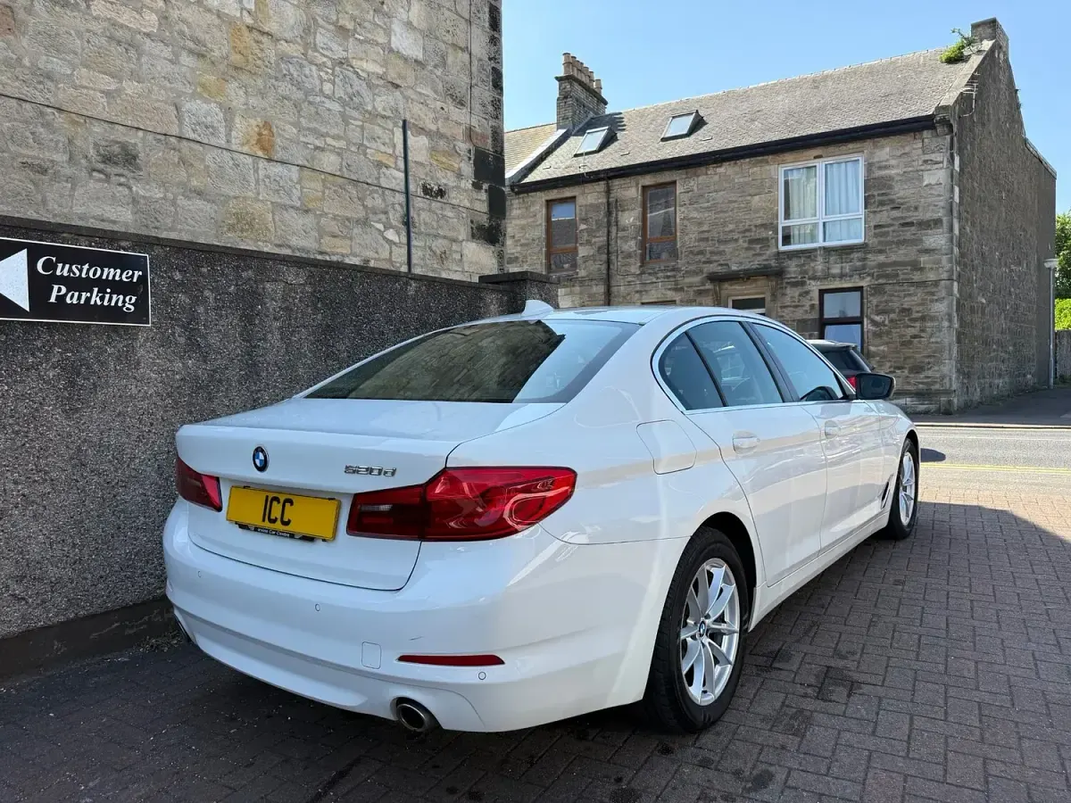 Begagnad BMW 520 2019 Vit Sedan