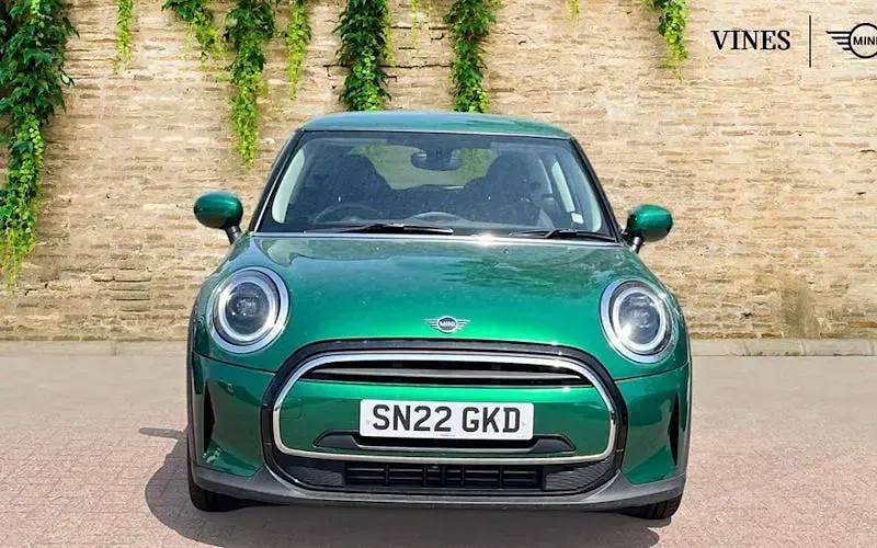 Used Mini ONE Classic 102 HP (75 kW) 2022 Hatchback