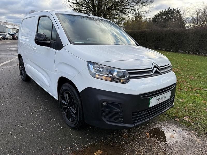 White Used 2022 Citroën e-Berlingo MPV | £11,995 (Fair price) - Image 1/4