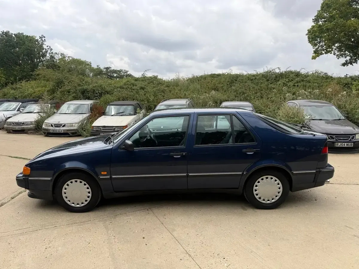 Used Saab 9000 1993 Blue Hatchback