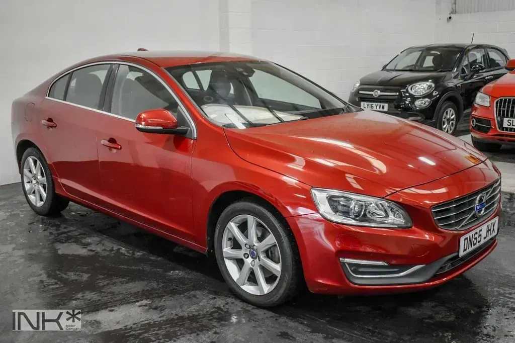 Used Volvo S60 SE Lux 190 HP (139 kW) 2015 Red Sedan