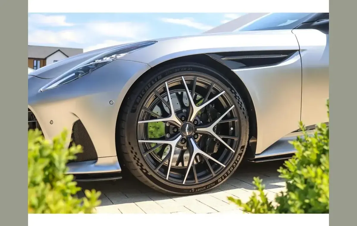 Used Aston Martin DB12 680 HP (500 kW) 2024 Silver Cabriolet