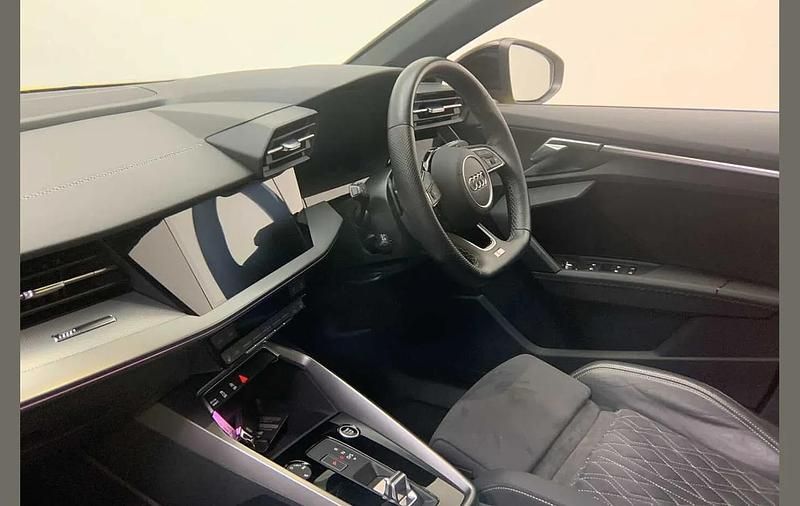 Used Audi A3 Comfort 147 HP (108 kW) 2023 Yellow Sedan