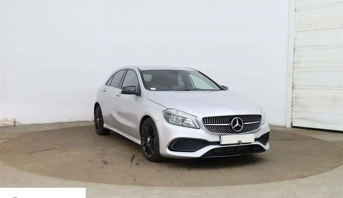 Used Mercedes A180 AMG line 2016 Silver Hatchback