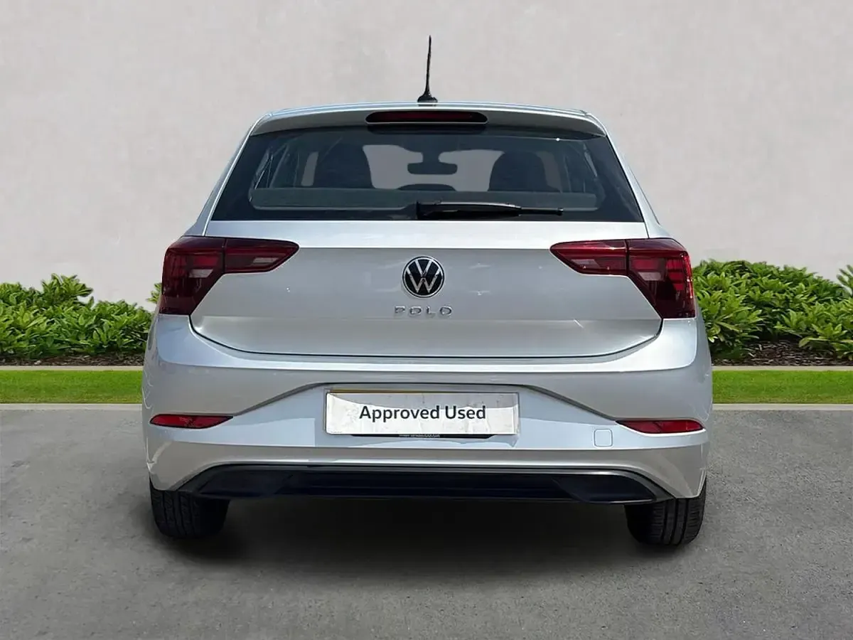 Used VW Polo Life 80 HP (58 kW) 2023 Silver Hatchback