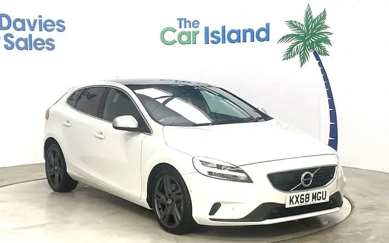 Used Volvo V40 R-Design Pro 152 HP (111 kW) 2018 Hatchback