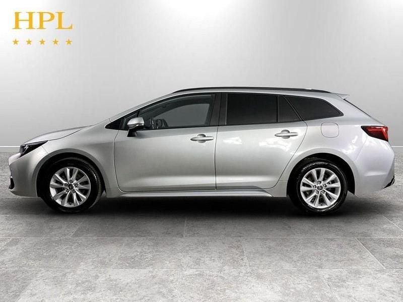 Usado Toyota Corolla 140 HP (102 kW) 2024 Prateado Carrinha