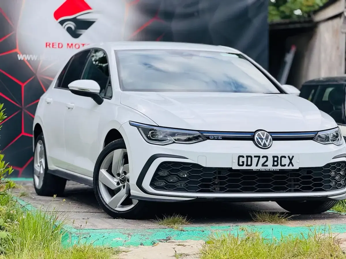 Used VW Golf VIII GTE 2023 White Hatchback