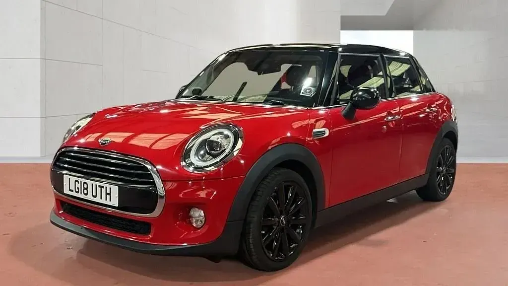 Używany Mini Cooper D Hatch 2018 Czerwony Hatchback