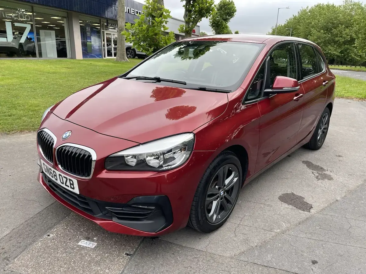 Used BMW 220 Active Tourer Sport Line 189 HP (139 kW) 2018 Red MPV