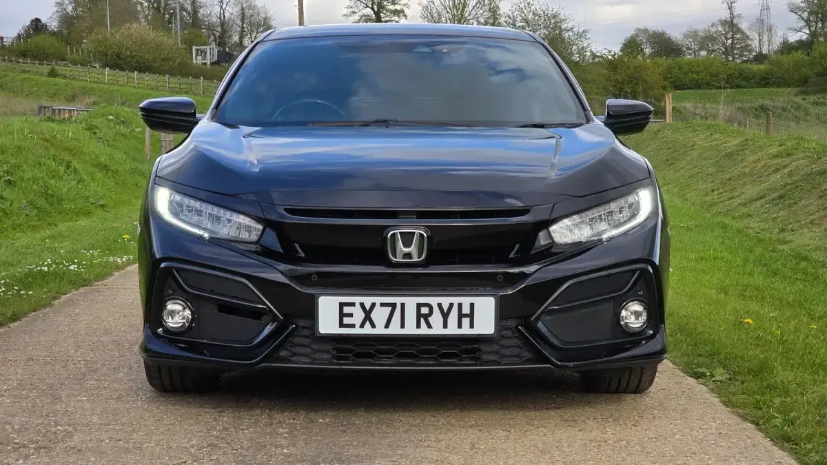 Begagnad Honda Civic SR 126 HK (92 kW) 2021 Svart Halvkombi