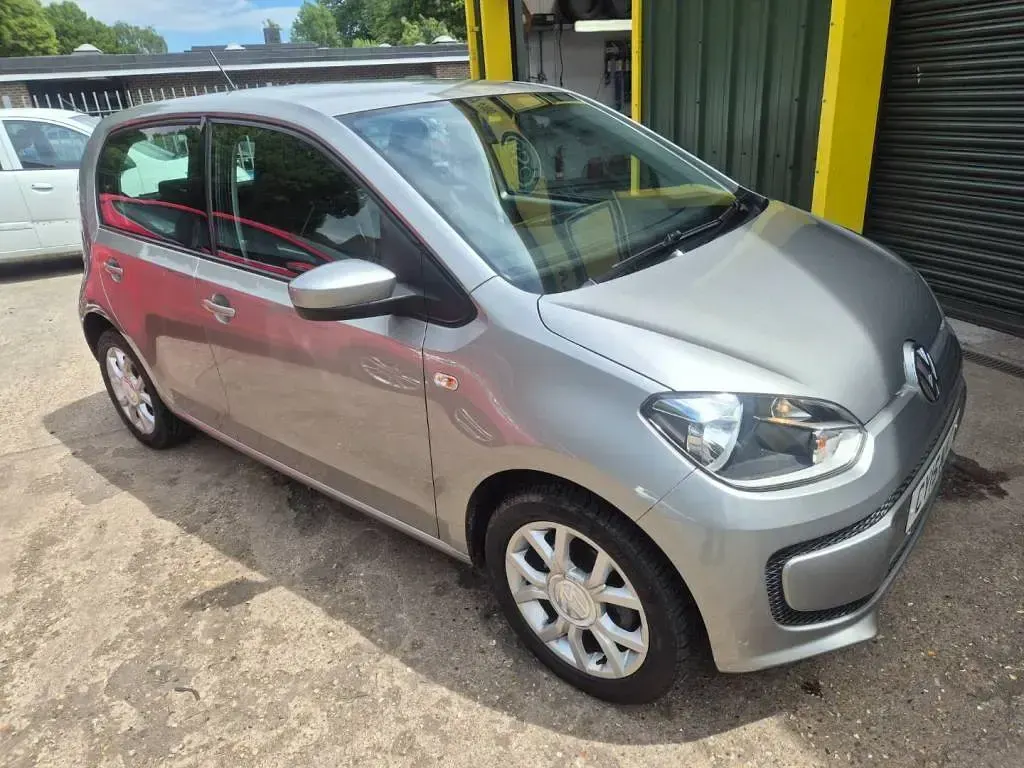 Used VW up! move up! 60 HP (44 kW) 2015 Silver Hatchback