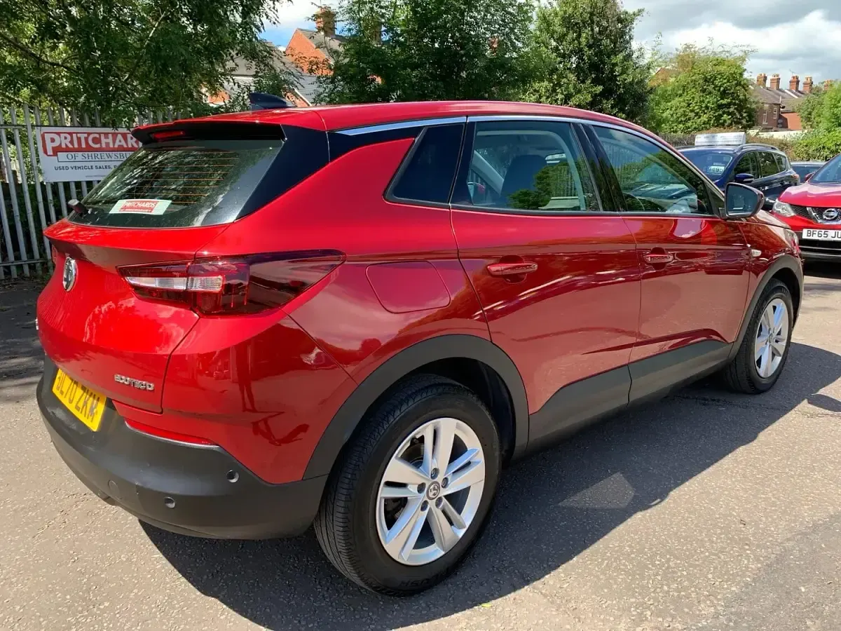 Used Vauxhall Grandland X Business Edition 130 HP (95 kW) 2021 Red SUV