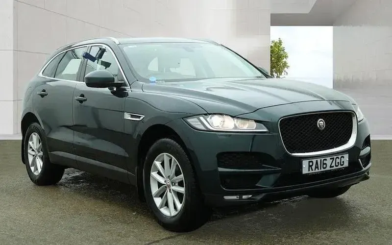 Usado Jaguar F-Pace Prestige 179 HP (131 kW) 2020 SUV
