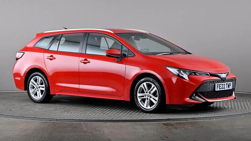 Used Toyota Corolla 122 HP (89 kW) 2022 Red Estate