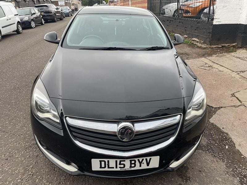 Used Vauxhall Insignia Design Edition 140 HP (102 kW) 2015 Black Hatchback