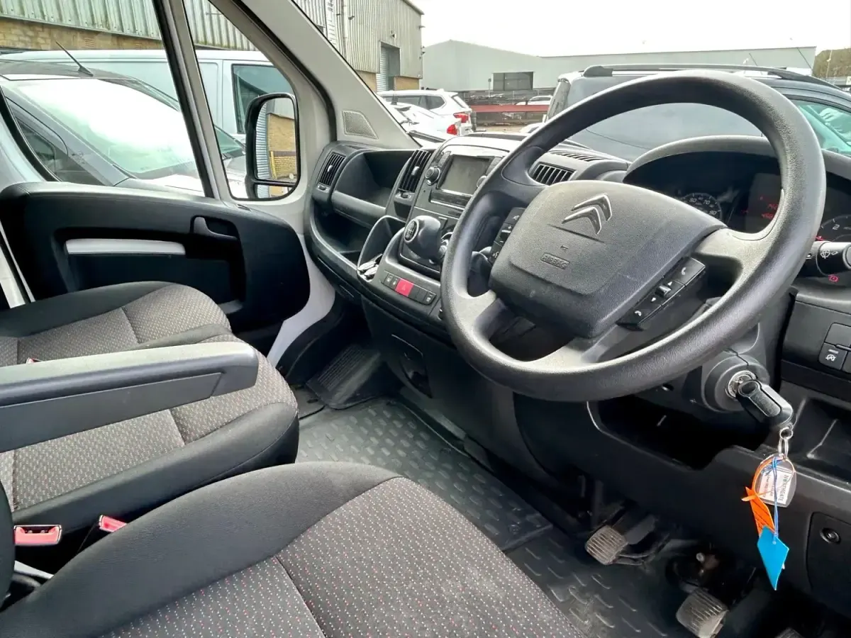 Begagnad Citroën Relay 140 HK (102 kW) 2022 Vit Van