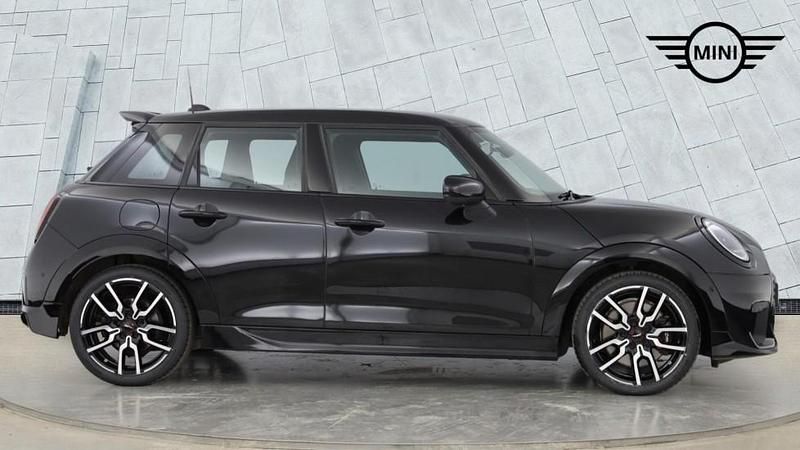 Used Mini Cooper Hatch 154 HP (113 kW) 2024 Black Hatchback