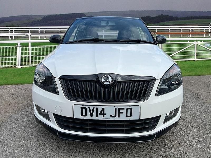 Used Skoda Fabia Monte Carlo 105 HP (77 kW) 2014 White Hatchback