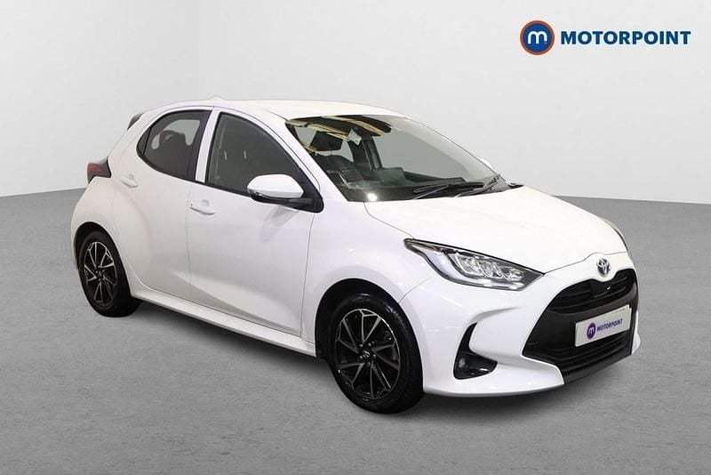 Used Toyota Yaris Hybrid Design 2022 White Hatchback