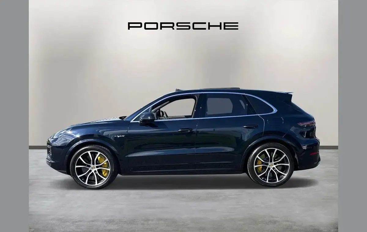Used Porsche Cayenne 670 HP (492 kW) 2022 Blue SUV