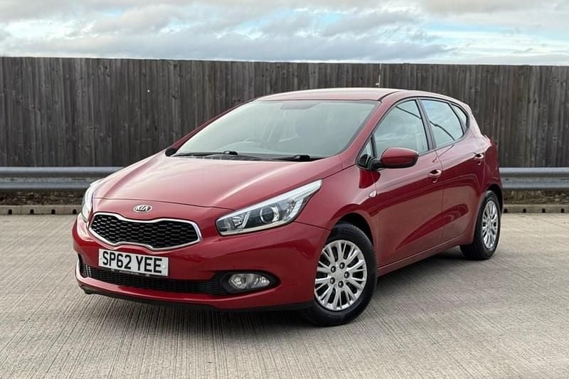 Used Kia Ceed 2012 Red Hatchback