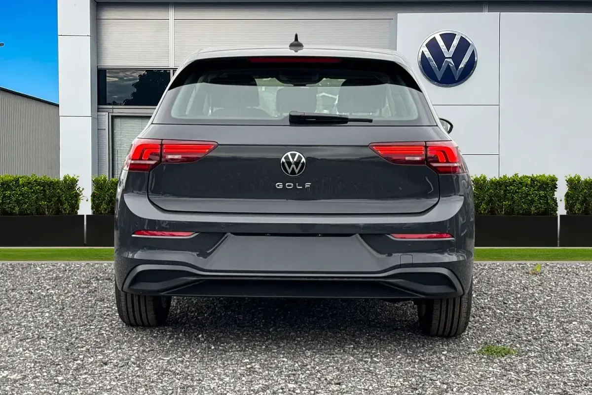 Nowe VW Golf VIII Life 2026 Szary Hatchback